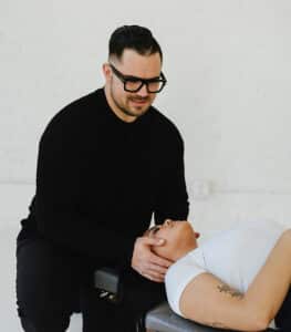 Neck Pain and Heart Attack Symptoms: How to Tell the Difference